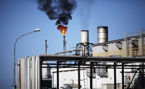 النفط الليبي.. ورقة الضغط الأخيرة:  برقة تغلق الموانئ النفطية والسراج يحذّر من حصول كارثة