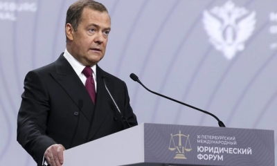ميدفيديف: الصراع في أوكرانيا قد يستمر لعقود ولا محادثات مع زيلينسكي
