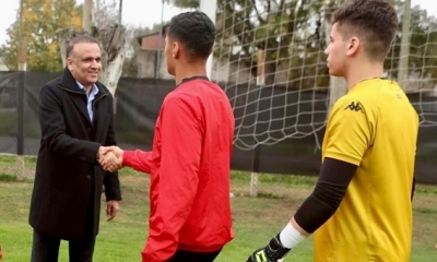 وديع الجريء يحفز لاعبي منتخب الاواسط