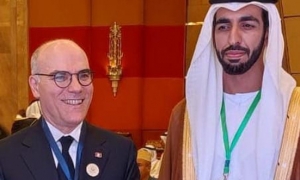 وزير الخارجية يلتقي نظيره الإماراتي