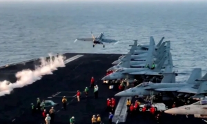 طائرة عسكرية 