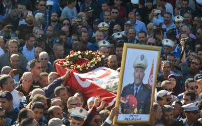 الأمنيون يودّعون زميلهم الشهيد العقيد رياض برّوطة « بالشارة الحمراء» وقفات احتجاجية بكامل تراب الجمهورية تنفيذا لدعوة النقابات الأمنية..