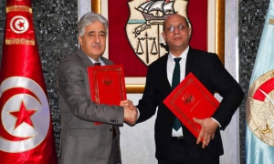 من أجل إحداث وحدة لتخزين الأدوية الخصوصية بالمستشفى العسكري بقابس:  إمضاء اتفاقية بين وزارة الشؤون الاجتماعية ووزارة الدفاع الوطني