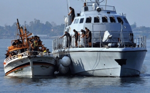 أنقذ مهاجرين غير شرعيين:  مركب صيد تونسي يتهم بتسهيل الهجرة السرية انطلاقا من السواحل الايطالية 