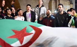 الجزائر بعد الرئيس بوتفليقة: انطلاق المسار الانتقالي السياسي وعين الجيش على البلاد