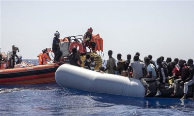 إسبانيا تعثر على قارب صيد مفقودا يحمل 200 مهاجرا