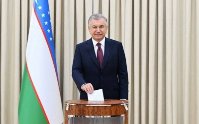رئيس أوزبكستان يجري انتخابات مبكرة سعيا لتمديد حكمه