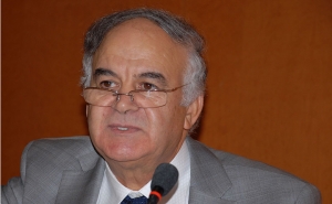 في بعض شؤون الثقافة: الأَسَدُ وَوَزيرُهُ الحِمارُ...