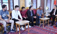 رئيس البرلمان يستقبل عمال المناولة