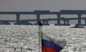 وكالة: أوكرانيا تقصف جسر تشونهار المؤدي إلى شبه جزيرة القرم