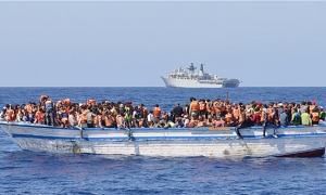 ملف المهاجرين غير النظاميين:  خوفا من صائفة ستشهد ارتفاعا غير مسبوق للهجرة : تواصل الضغط الايطالى على تونس
