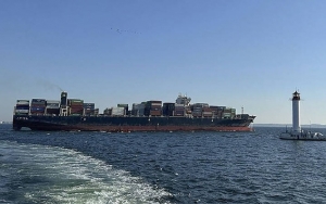 رغم تحذير روسيا..أول سفينة شحن أوكرانية تغادر الميناء عبر البحر الأسود