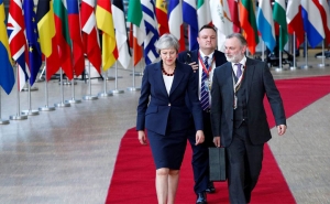 أوروبا تتهيأ لخروج بريطانيا من الاتحاد «بدون اتفاق»: رجعت تريزا ماي من قمة بروكسل بخفي حنين