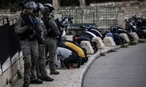 فلسطين: الاحتلال يعيق ممارسة شعائر رمضان بحرية وسلام