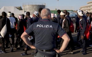 البرلمان الإيطالي يقر قانونا زجريا ضد الهجرة و اللجوء: الحكومة ترفض توقيع المعاهدة الدولية حول الهجرة