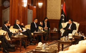 ليبيا: تطورات ميدانية متسارعة ولقاءات دولية مكثفة لمنع الحرب