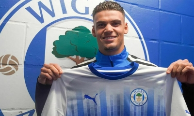 عمر الرقيق يلتحق بنادي ويغان