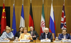 اجتماع أوروبي إيراني في غياب أمريكا: الاتفاق النووي من بين اشتراطات العودة الأمريكية .. وإيران تتمسك برفع العقوبات