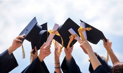 فتح باب الترشّحات للطلبة التونسيين للتمتع بمنح دراسية بمؤسسات جامعية عمومية بالمغرب وبالجزائر