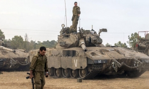 فيما الغموض يخيم على مفاوضات الدوحة معارك متواصلة في غزة بعد انسحاب جيش الاحتلال من حي الشجاعية