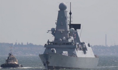 البحرية البريطانية تضبط صواريخ إيرانية متجهة إلى اليمن