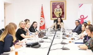 بحث فرص التعاون بين وزارة الاسرة ومنتدى الاعلاميات التونسيات حول أدوار المرأة الاعلامية في تونس