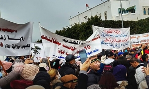 المعطلون عن العمل من حاملي الشهائد العليا:  وقفة احتجاجية في شارع الحبيب بورقيبة للمطالبة ببديل عن القانون 38