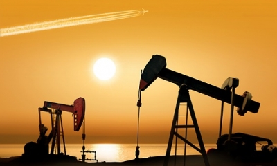 أسعار النفط على وشك تكبد خسارة أسبوعية بسبب مخاوف المعروض الأمريكي