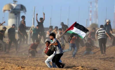 استشهاد فلسطيني وإصابة عشرات بنيران إسرائيلية خلال احتجاج في غزة
