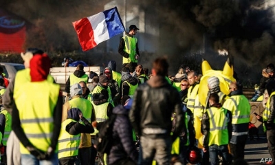 اضطرابات في فرنسا: "السترات الصفراء" تعود للإحتجا ضد الأوضاع المعيشية