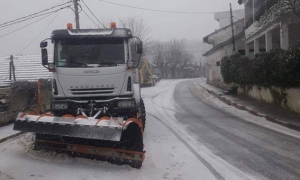 المدير الجهوي للحماية المدنية بجندوبة ل "المغرب" : انطلقنا في ازاحة الثلوج ومنتصف النهار سيكون اكثر كثافة