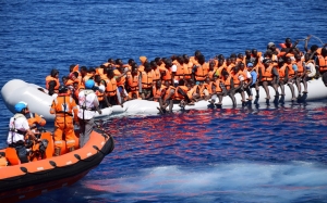 الهجرة غير النظامية عبر البوابة الليبية :  جهود دولية منقوصة .. انقسام داخلي حاد والتصادم في المياه الاقليمية وارد
