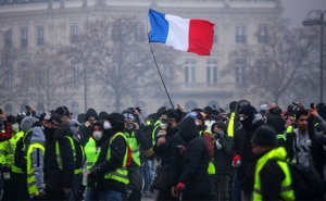 تواصل حراك «السترات الصفراء» في باريس و جل المدن الفرنسية: إجراءات أمنية صارمة تواكب الحوار مع ممثلي المتظاهرين
