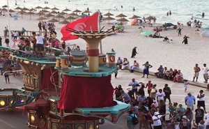 مهرجان «أوسو» بسوسة:  الشماريخ تضيء سماء شاطئ بوجعفر والكرنفال يجوب شوارع المدينة