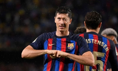 ليفاندوفسكي: كنت آلة وأصبحت إنسانًا في برشلونة