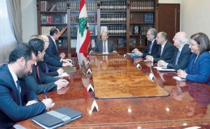 ولادة عسيرة للحكومة الجديدة:   مشاورات صعبة وشبح «الشغور» يخيم على لبنان من جديد