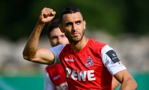 الياس السخيري مرشح للقب افضل متوسط ميدان في الدوري الالماني