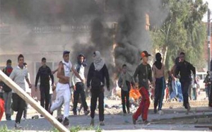 قرقنة: إصابة 6 أمنيين واختناق مواطنين أثناء تفريق المحتجين