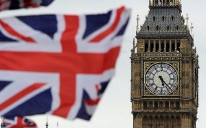 تقرير رسمي يؤكد تراجع الهجرة لبريطانيا إلى أدنى مستوياتها