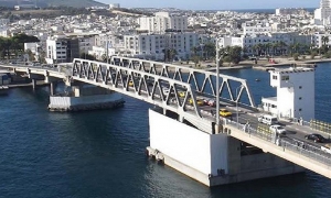 مديرة التجهيز ببنزرت: الجسر سيبقى مغلقا أمام حركة البواخر