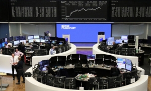 الأسهم الأوروبية تغلق منخفضة وسط قلق بشأن استمرار دورة رفع الفائدة