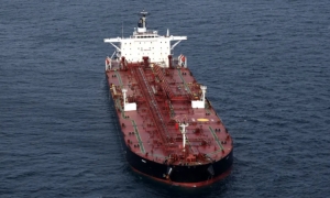  ناقلة نفط وغاز راسية خارج مضيق هرمز