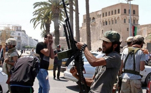 ليبيا :  تصعيد في العنف المسلح يهدد بعرقلة وتأجيل الانتخابات 