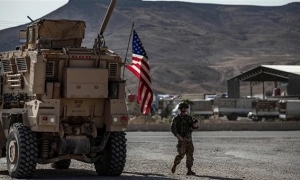 تقارير : مقتل ثمانية مقاتلين موالين لإيران في الضربات الأمريكية على شرق سوريا