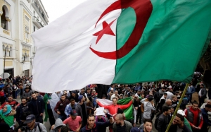 الجزائر والخيارات البديلة:  استمرار المظاهرات رغم التعهّدات الجديدة من الحكومة 