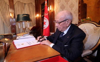 رئيس الجمهورية يمضي على الإستراتيجية الوطنية لأمن الحدود:  ..من أجل ضمان حدود آمنة ومؤمنة برّا وبحرا وجوّا