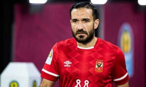 الاهلي المصري يقترب من التعاقد مع بديل علي معلول