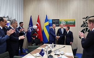 القادة الأوروبيون يرحبون بنتائج اجتماع تركيا والسويد والناتو