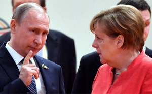 متغيرات المشهد الليبي على طاولة بوتين وميركل:  ألمانيا وروسيا تبحثان مؤتمر برلين ووقف إطلاق النار في طرابلس