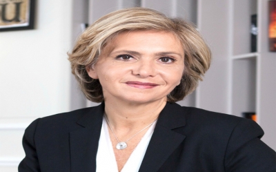 خلال زيارتها الى تونس :  فاليري بيكريس رئيس منطقة باريس وضواحيها توقع اتفاقية تعاون لا مركزي مع المجالس الجهوية لولايات تونس الكبرى